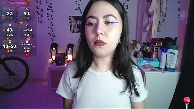 Snapshot of _codeline chatting on November 25, 2025, 5:19 am codeline online show from November 25, 2025, 5:19 am