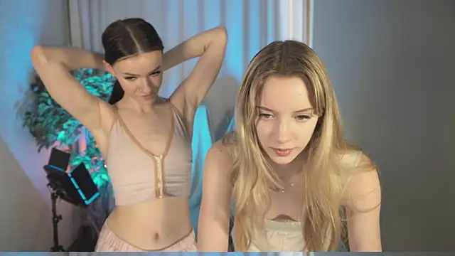 Snapshot of katt__y chatting on March 2, 2025, 8:38 am katt y online show from March 2, 2025, 8:38 am