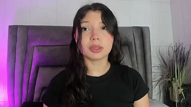 Snapshot of DannaJhonson1 chatting on November 25, 2025, 8:42 pm DannaJhonson1 online show from November 25, 2025, 8:42 pm