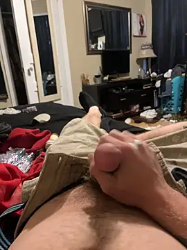 Snapshot of biggzee6 chatting on December 15, 2025, 10:15 pm biggzee6 online show from December 15, 2025, 10:15 pm