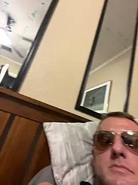 Snapshot of biggzee6 chatting on October 18, 2025, 7:05 pm biggzee6 online show from October 18, 2025, 7:05 pm