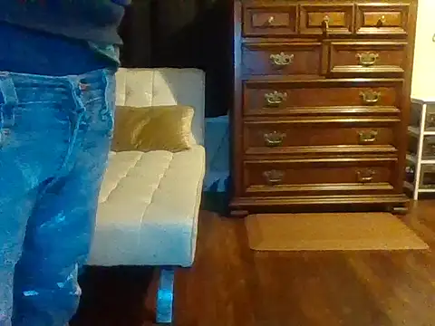 Snapshot of biggzee6 chatting on December 4, 2025, 12:09 am biggzee6 online show from December 4, 2025, 12:09 am