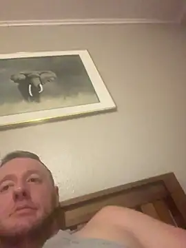 Snapshot of biggzee6 chatting on March 11, 2026, 11:21 pm biggzee6 online show from March 11, 2026, 11:21 pm