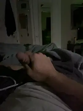 Snapshot of biggzee6 chatting on October 13, 2025, 9:00 am biggzee6 online show from October 13, 2025, 9:00 am