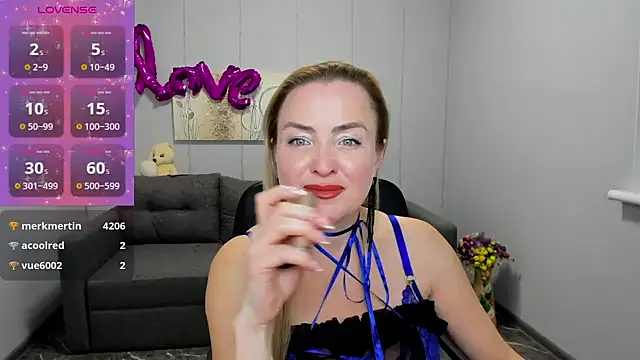 Snapshot of Grace_Lane chatting on February 13, 2025, 5:01 pm Grace Lane online show from February 13, 2025, 5:01 pm