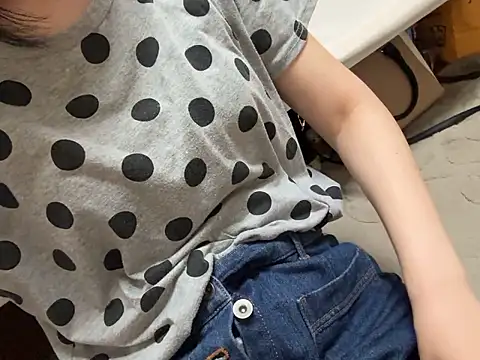 Snapshot of riri_riri_jp chatting on July 20, 2026, 10:39 am riri riri jp online show from July 20, 2026, 10:39 am