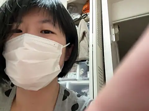 Snapshot of riri_riri_jp chatting on August 6, 2026, 12:22 pm riri riri jp online show from August 6, 2026, 12:22 pm