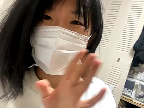 Snapshot of riri_riri_jp chatting on November 25, 2025, 10:59 am riri riri jp online show from November 25, 2025, 10:59 am