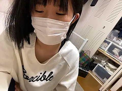 Snapshot of riri_riri_jp chatting on October 16, 2025, 9:39 am riri riri jp online show from October 16, 2025, 9:39 am