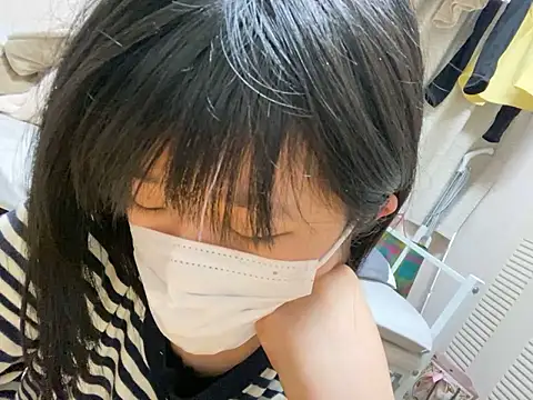 Snapshot of riri_riri_jp chatting on October 19, 2025, 3:37 pm riri riri jp online show from October 19, 2025, 3:37 pm