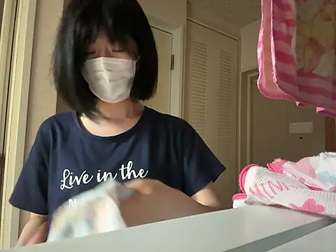 Snapshot of riri_riri_jp chatting on July 7, 2026, 10:19 am riri riri jp online show from July 7, 2026, 10:19 am