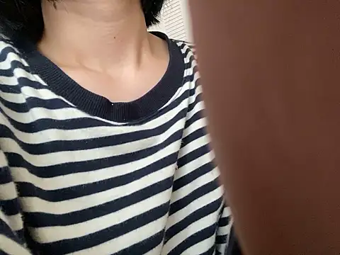 Snapshot of riri_riri_jp chatting on November 11, 2025, 1:44 am riri riri jp online show from November 11, 2025, 1:44 am