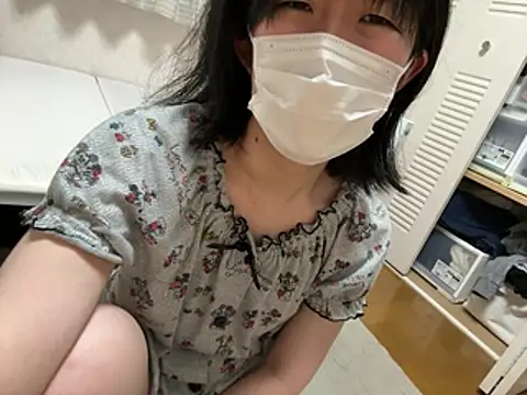 Snapshot of riri_riri_jp chatting on July 28, 2026, 1:21 pm riri riri jp online show from July 28, 2026, 1:21 pm