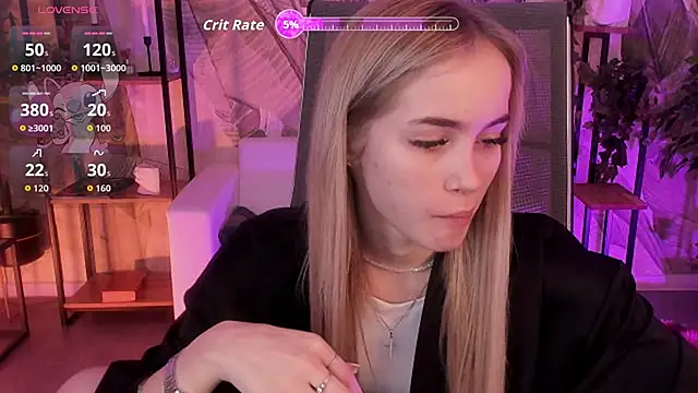 Snapshot of DakotaaJohnnson chatting on November 10, 2025, 10:42 am DakotaaJohnnson online show from November 10, 2025, 10:42 am