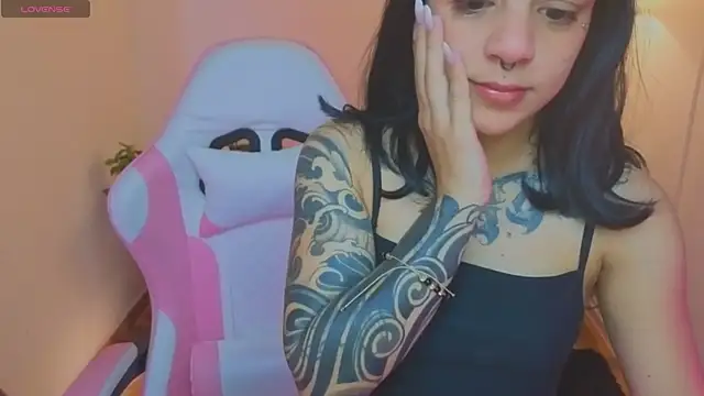 Snapshot of Nicole_Foxx_ chatting on June 11, 2026, 6:49 pm Nicole Foxx online show from June 11, 2026, 6:49 pm