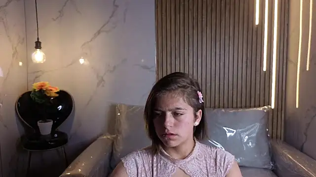 Kitten Cam online show from June 12, 2026, 9:34 pm
