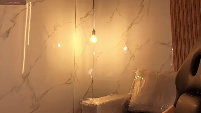 Kitten Cam online show from December 18, 2025, 3:33 am