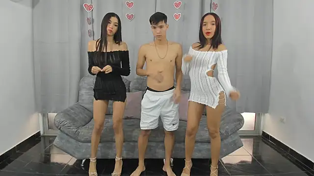 Snapshot of hotlittleones18 chatting on February 23, 2025, 2:35 pm hotlittleones18 online show from February 23, 2025, 2:35 pm
