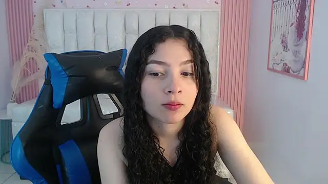 Snapshot of shalon_diaz_s chatting on October 13, 2025, 8:10 pm shalon diaz s online show from October 13, 2025, 8:10 pm