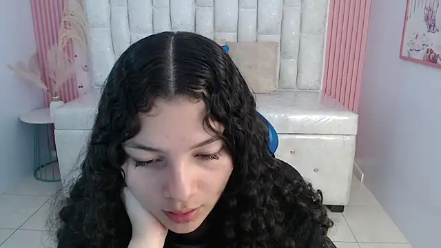 Snapshot of shalon_diaz_s chatting on October 25, 2025, 1:23 pm shalon diaz s online show from October 25, 2025, 1:23 pm