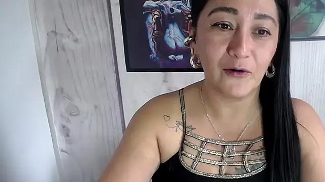 Snapshot of JULIANAWET69 chatting on November 10, 2025, 6:24 pm JULIANAWET69 online show from November 10, 2025, 6:24 pm