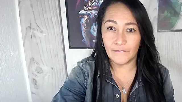 Snapshot of JULIANAWET69 chatting on November 24, 2025, 4:23 am JULIANAWET69 online show from November 24, 2025, 4:23 am