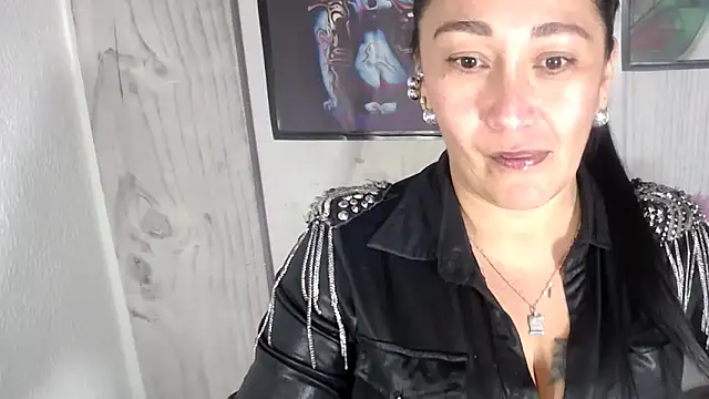 Snapshot of JULIANAWET69 chatting on November 3, 2025, 1:33 am JULIANAWET69 online show from November 3, 2025, 1:33 am