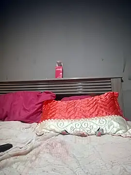 Snapshot of melangelo17 chatting on March 15, 2026, 6:15 pm melangelo17 online show from March 15, 2026, 6:15 pm