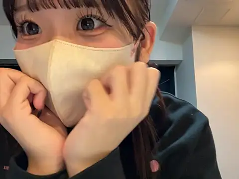 Snapshot of shina_mo_n_ch chatting on November 23, 2025, 1:10 pm shina mo n ch online show from November 23, 2025, 1:10 pm