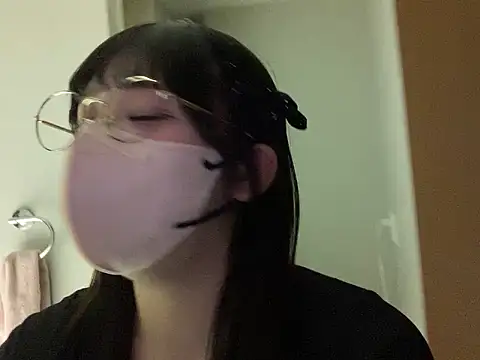 Snapshot of shina_mo_n_ch chatting on December 16, 2025, 1:48 pm shina mo n ch online show from December 16, 2025, 1:48 pm