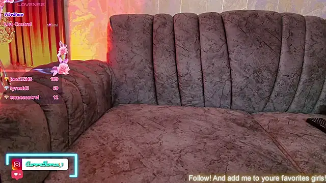 Snapshot of Aurora_thomas__1 chatting on February 5, 2025, 5:09 pm Aurora thomas 1 online show from February 5, 2025, 5:09 pm