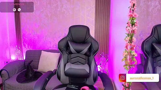 Snapshot of Aurora_thomas__1 chatting on October 18, 2025, 10:34 pm Aurora thomas 1 online show from October 18, 2025, 10:34 pm