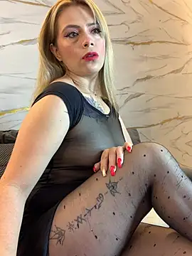 Snapshot of RayaCarr_ chatting on July 29, 2026, 12:48 pm RayaCarr online show from July 29, 2026, 12:48 pm