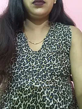 Snapshot of Bina_Bhanot chatting on July 25, 2026, 6:25 pm Bina Bhanot online show from July 25, 2026, 6:25 pm