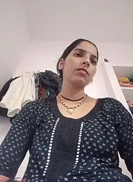 Snapshot of Bina_Bhanot chatting on September 26, 2025, 3:35 am Bina Bhanot online show from September 26, 2025, 3:35 am