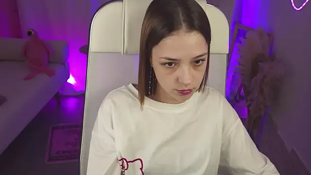 Snapshot of PamBeesly chatting on November 12, 2025, 5:33 am PamBeesly online show from November 12, 2025, 5:33 am