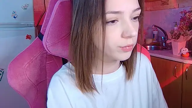 Snapshot of PamBeesly chatting on March 22, 2026, 2:18 pm PamBeesly online show from March 22, 2026, 2:18 pm