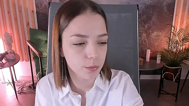 Snapshot of PamBeesly chatting on December 14, 2025, 8:42 am PamBeesly online show from December 14, 2025, 8:42 am