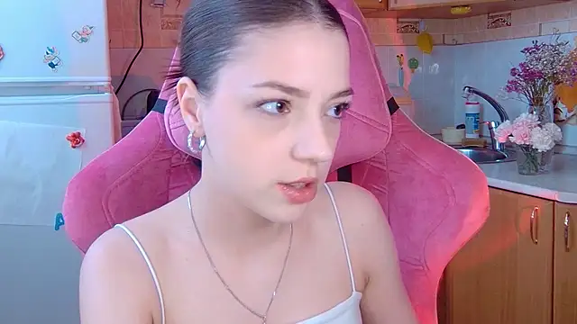 Snapshot of PamBeesly chatting on February 21, 2026, 9:11 am PamBeesly online show from February 21, 2026, 9:11 am