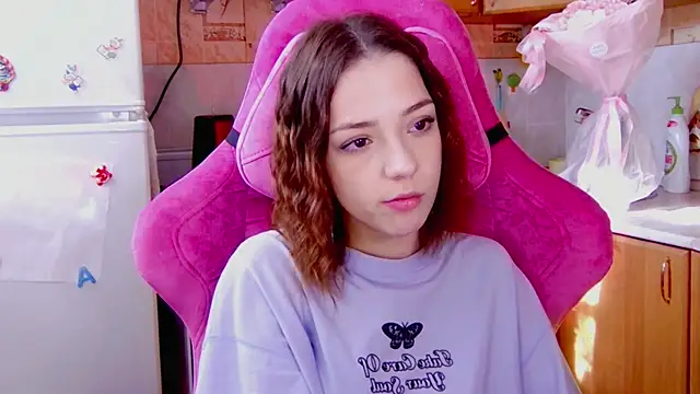 Snapshot of PamBeesly chatting on February 19, 2026, 9:28 am PamBeesly online show from February 19, 2026, 9:28 am