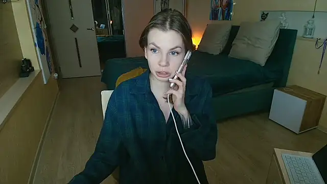 Snapshot of ReginaSparkle chatting on October 24, 2025, 5:56 pm ReginaSparkle online show from October 24, 2025, 5:56 pm