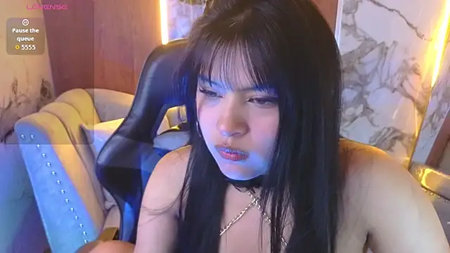 Snapshot of Paulette_v chatting on July 28, 2026, 2:13 pm Paulette v online show from July 28, 2026, 2:13 pm