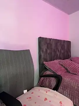 Snapshot of astrid_ chatting on September 18, 2025, 11:24 am astrid online show from September 18, 2025, 11:24 am