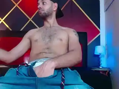 Snapshot of Cristian_white chatting on February 7, 2025, 9:15 pm Cristian white online show from February 7, 2025, 9:15 pm