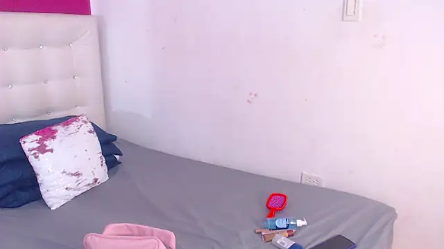 tinyy whore18 online show from October 27, 2025, 3:35 pm