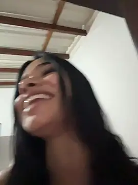 Bella Smiith  online show from November 6, 2025, 9:41 pm