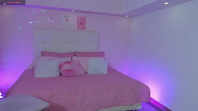 ScarlettDreamss7 online show from November 2, 2025, 3:28 pm