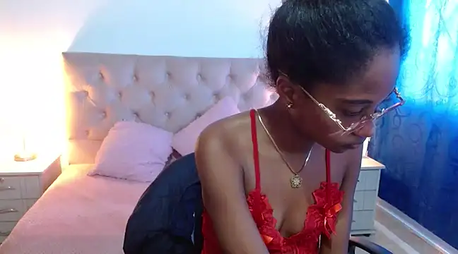 Snapshot of LITTLEDOLLHOT chatting on February 4, 2025, 2:10 pm LITTLEDOLLHOT online show from February 4, 2025, 2:10 pm