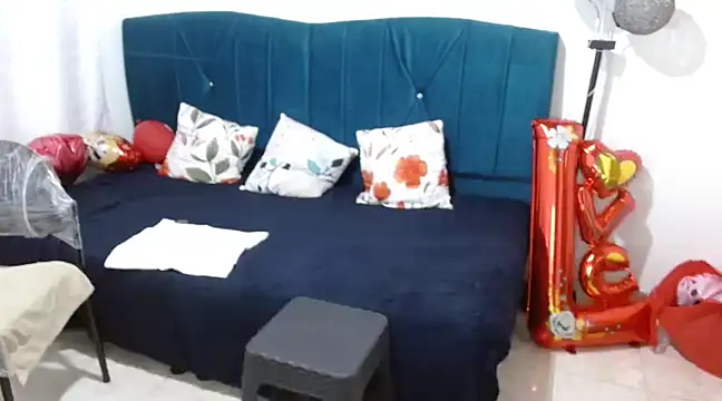 Snapshot of LITTLEDOLLHOT chatting on February 20, 2025, 5:09 pm LITTLEDOLLHOT online show from February 20, 2025, 5:09 pm