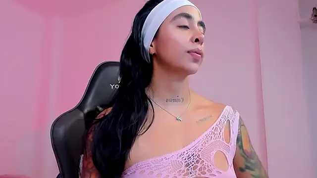 Snapshot of sophierooy22 chatting on November 20, 2025, 4:07 pm sophierooy22 online show from November 20, 2025, 4:07 pm